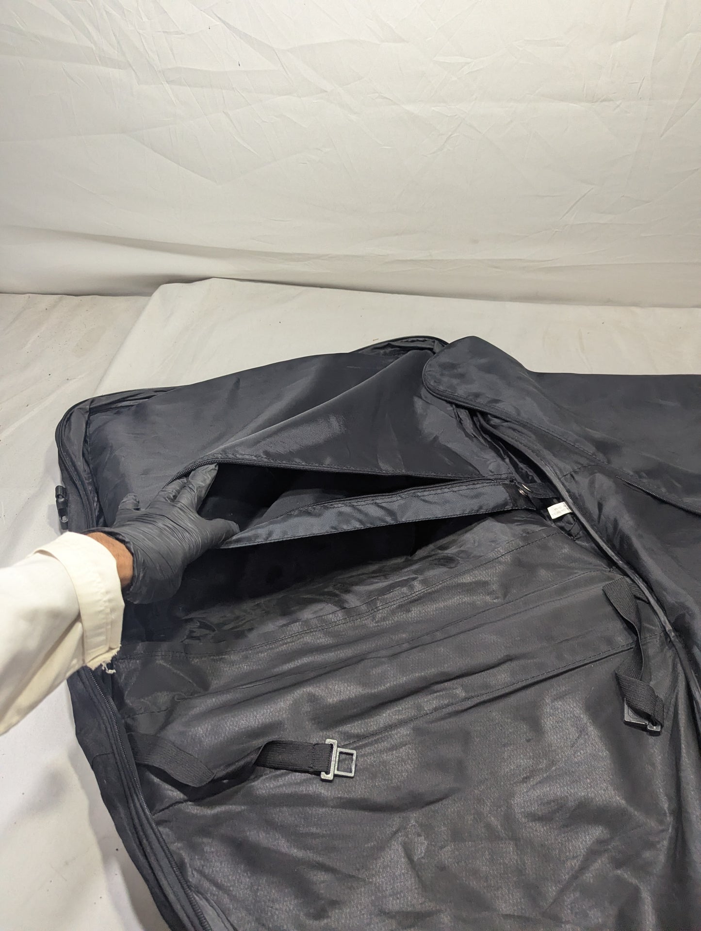Suit Bag Title will update soon
