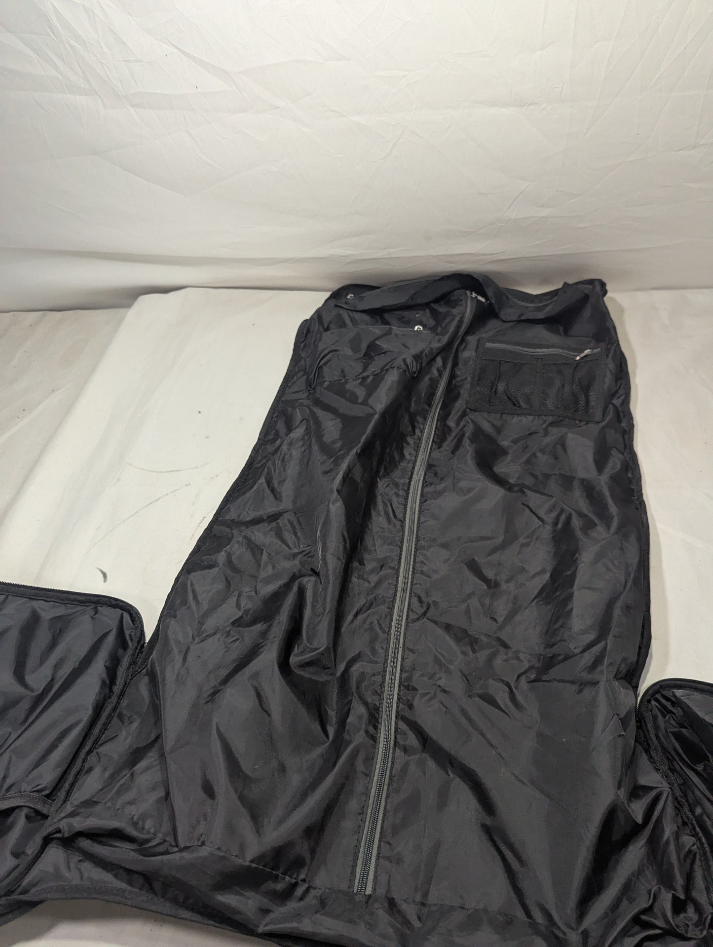 Suit Bag Title will update soon