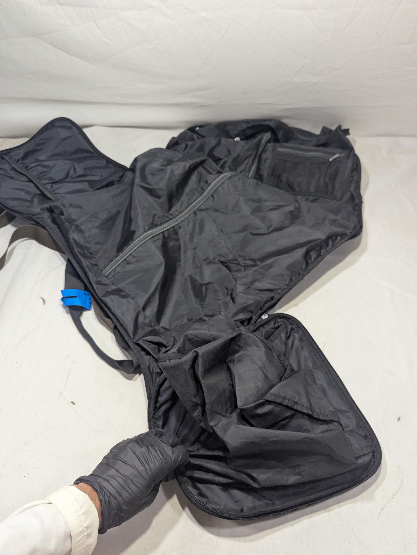 Suit Bag Title will update soon