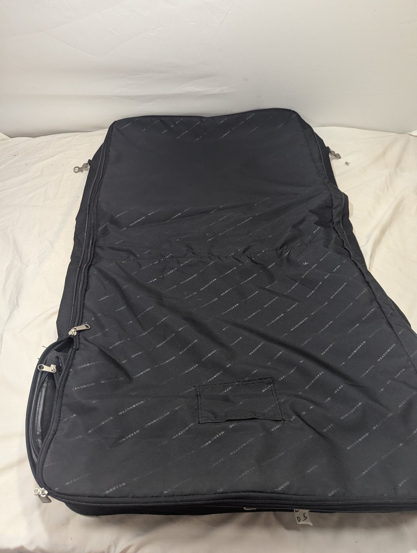 Suit Bag Title will update soon