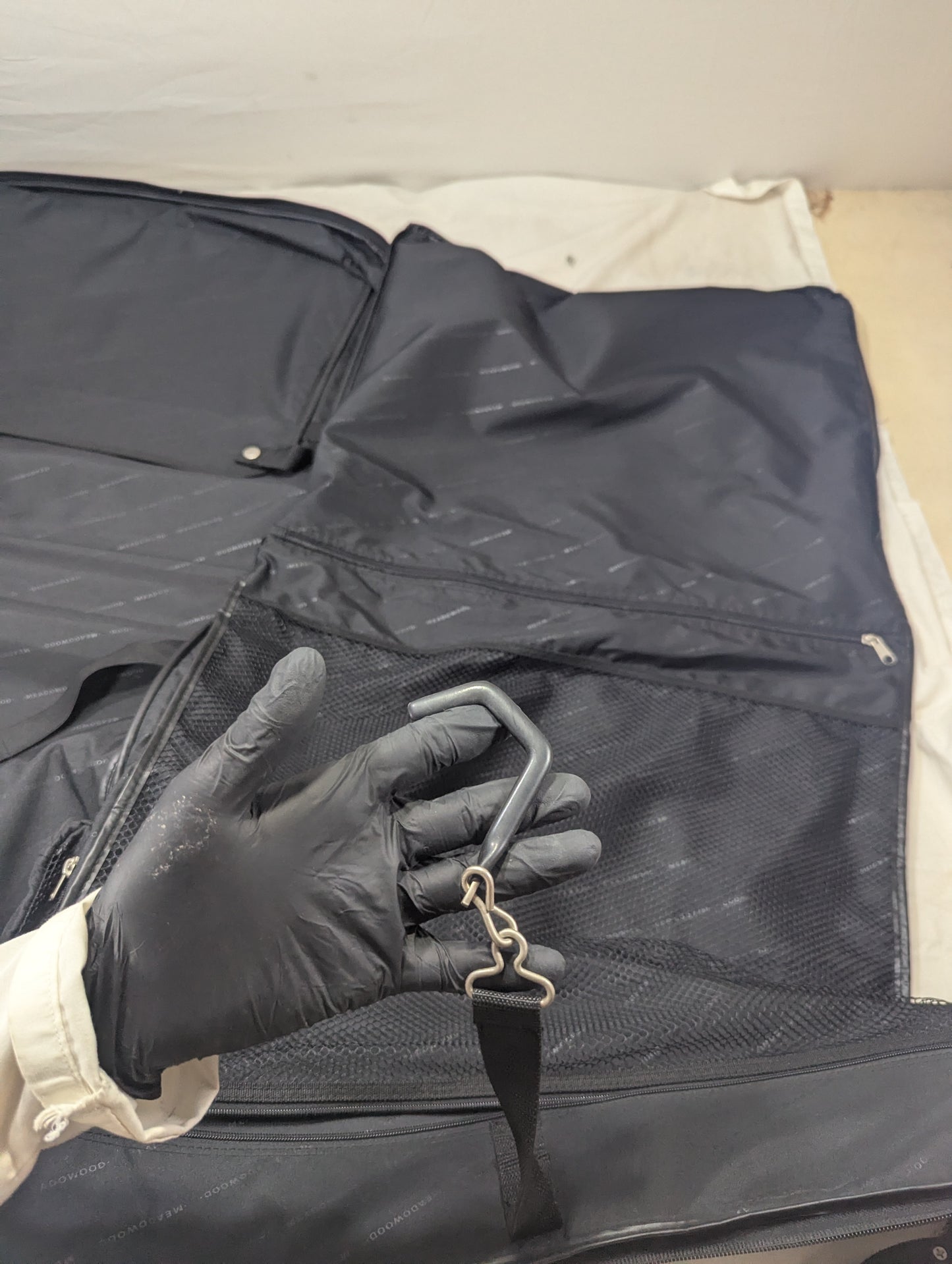 Suit Bag Title will update soon