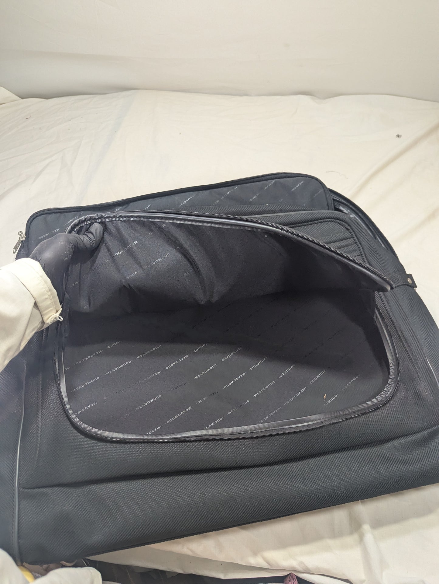 Suit Bag Title will update soon