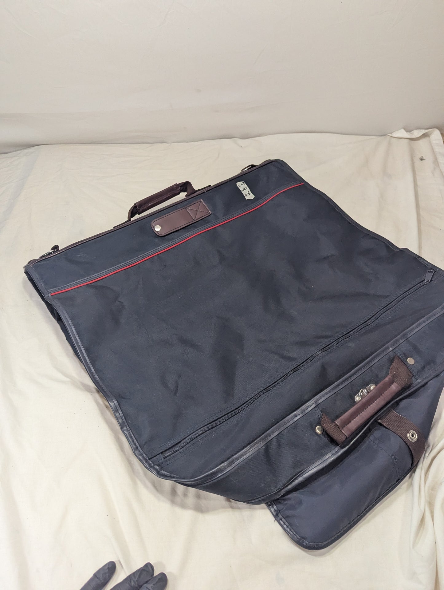 Suit Bag Title will update soon