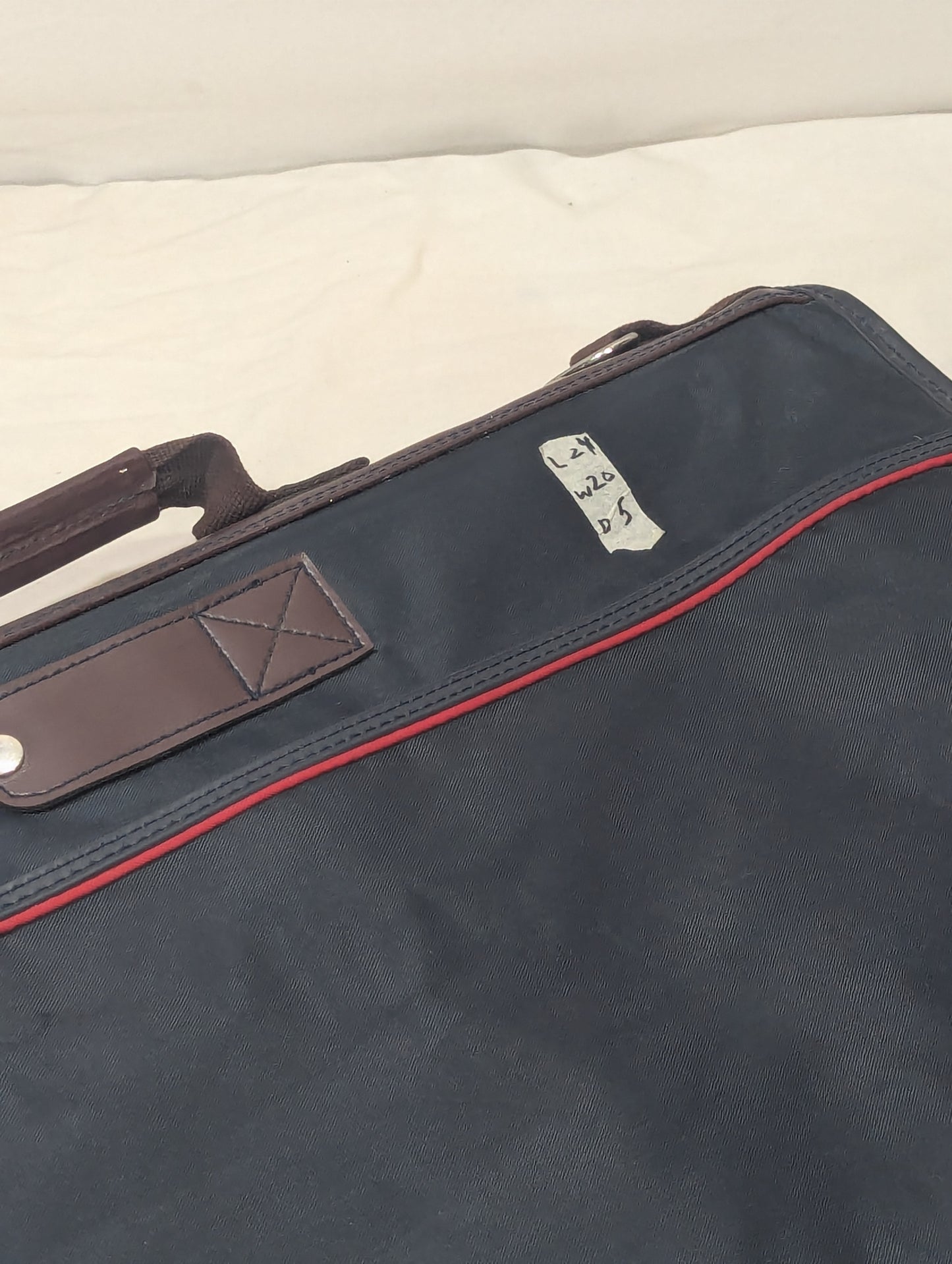 Suit Bag Title will update soon