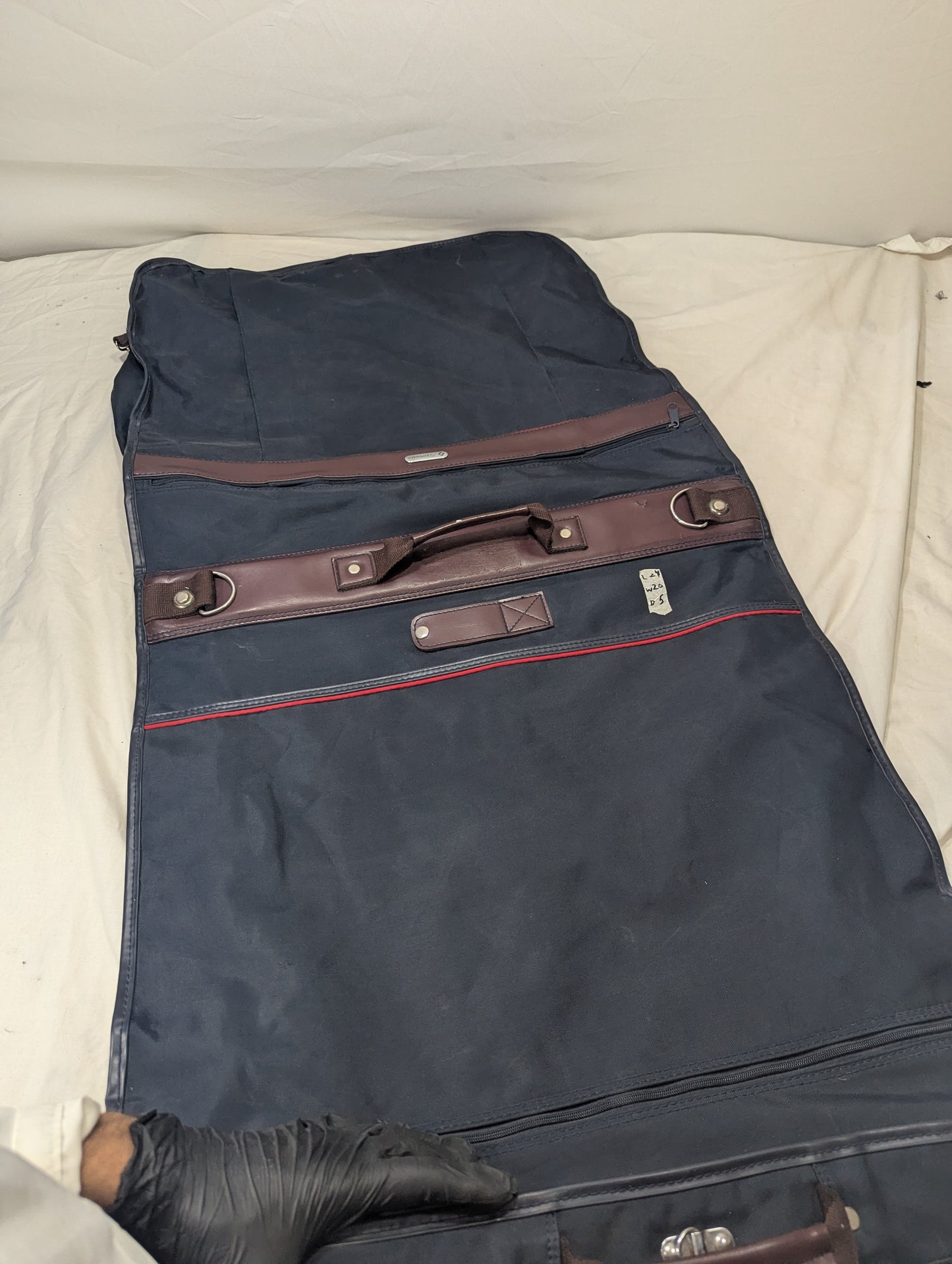 Suit Bag Title will update soon