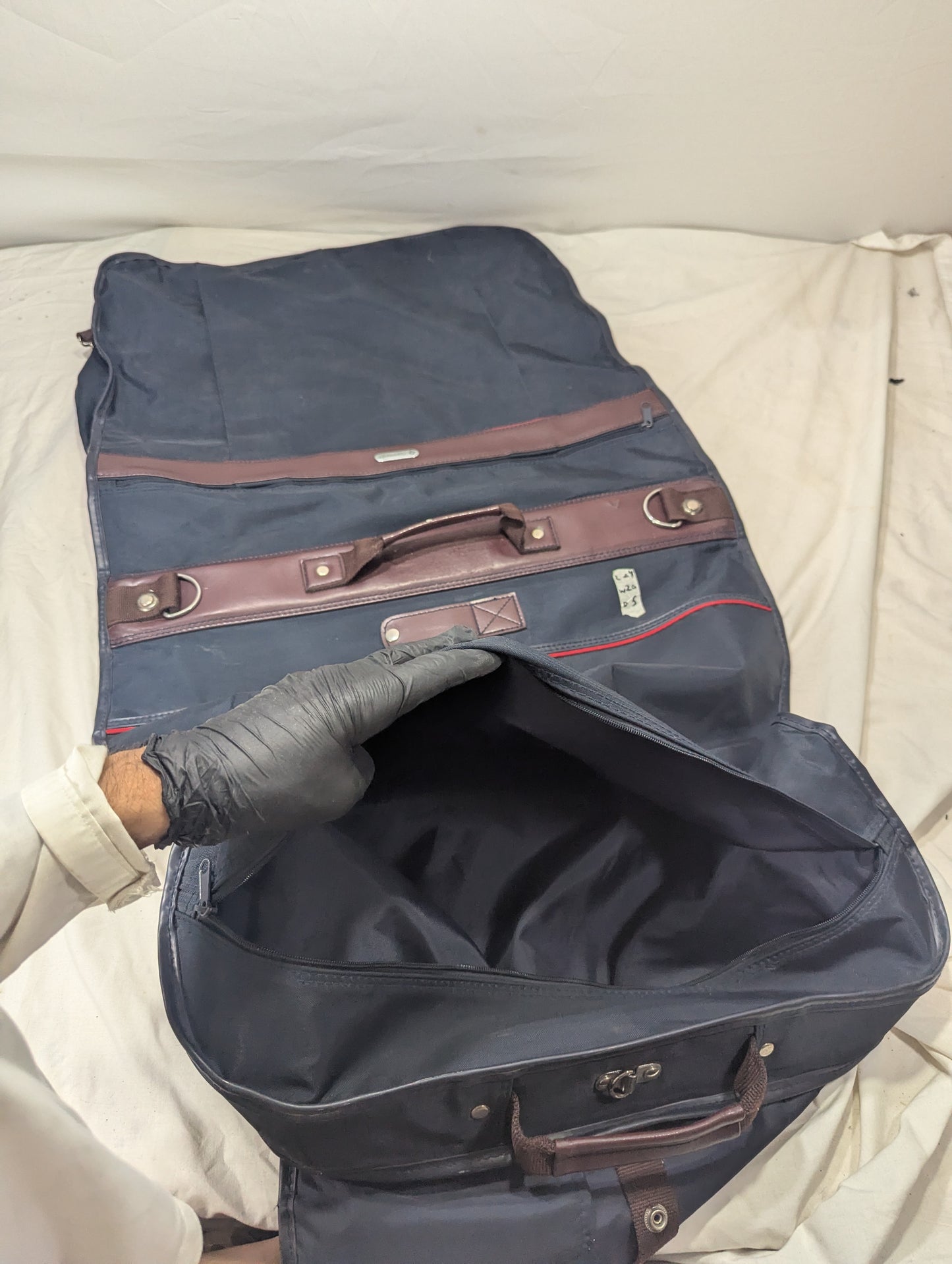 Suit Bag Title will update soon