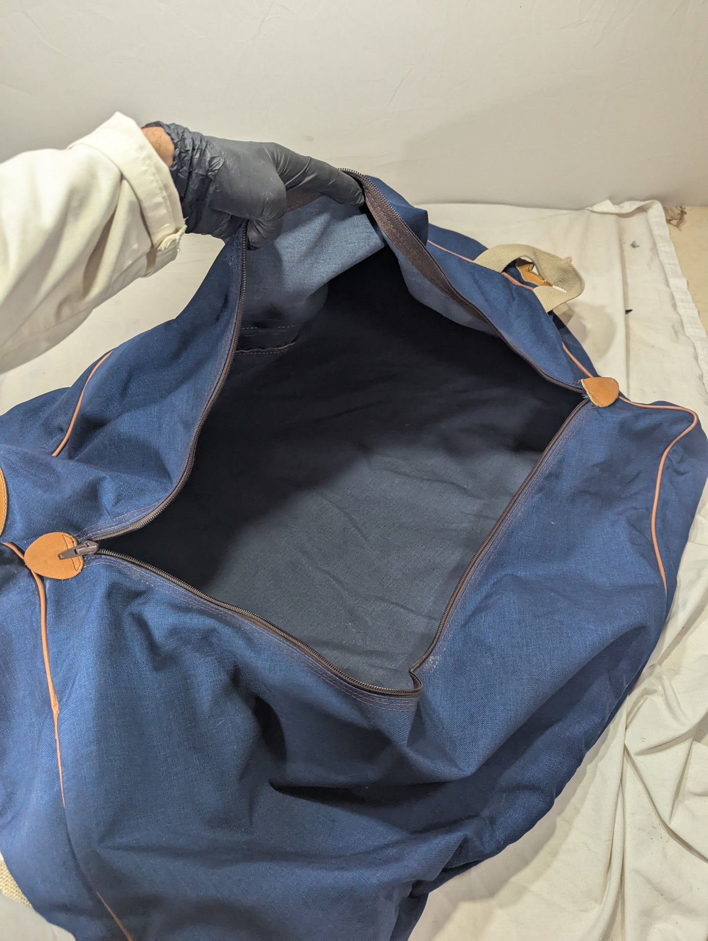 Suit Bag Title will update soon