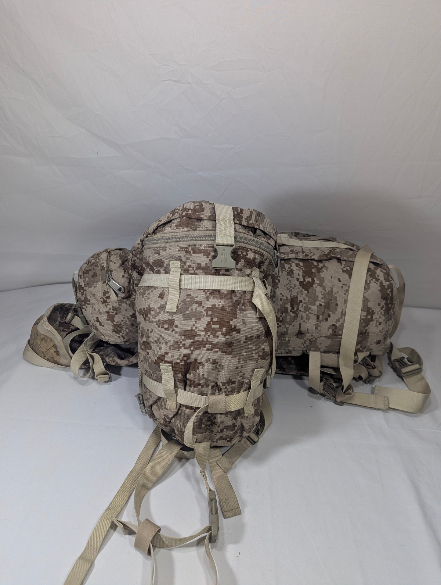 Military hiking bag, 40-45L