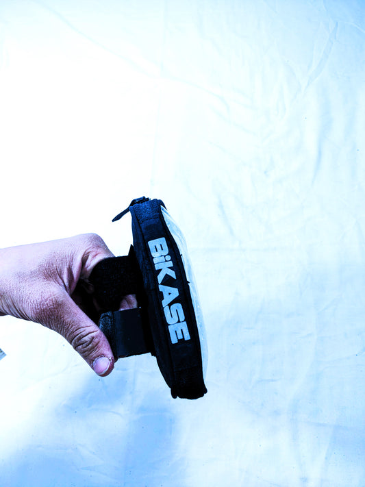 Wrist mobile belt/pouch U15