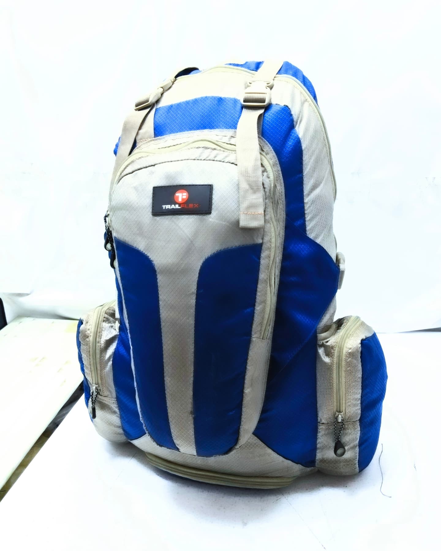 Hiking/tourist imported lot backpack around 40L - Thrift Meta Haven